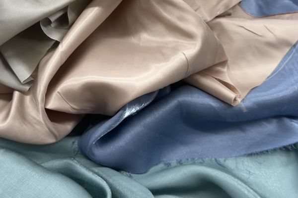 Плательная вискоза Дана Полынь с небольшим блеском летящая, 80 г/м², ширина 150 см