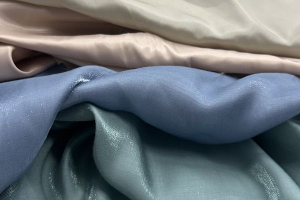 Плательная вискоза Дана Полынь с небольшим блеском летящая, 80 г/м², ширина 150 см