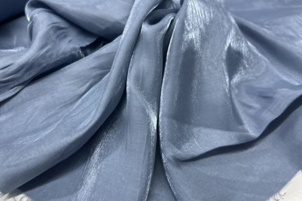 Плательная вискоза Дана Голубая с небольшим блеском летящая, 80 г/м², ширина 150 см
